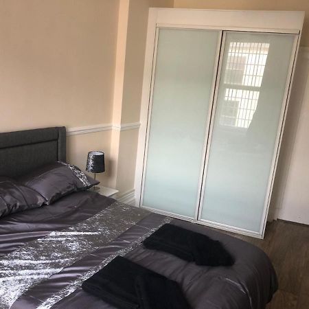 Sandy Pad'S Apartments Rhyl Dış mekan fotoğraf