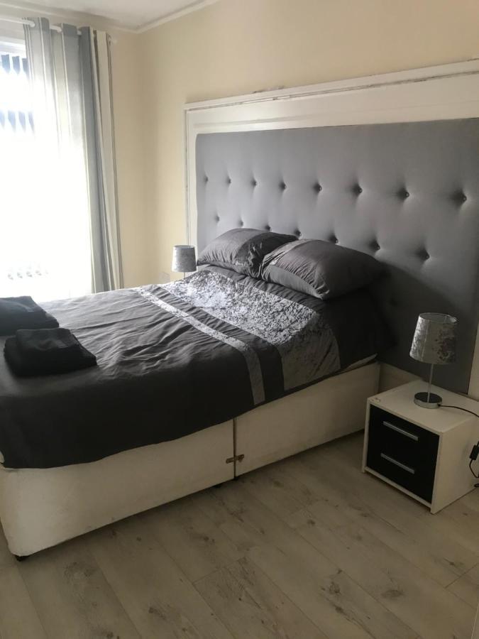 Sandy Pad'S Apartments Rhyl Dış mekan fotoğraf